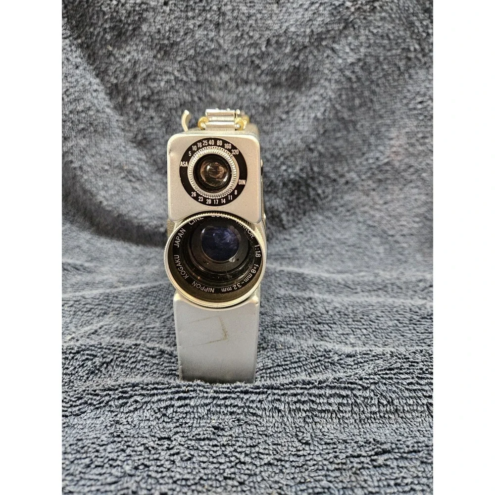Vintage Nikon Nikkorex-Zoom 8 Regular 8mm Cine Film Camera Not Tested